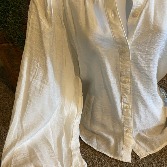 Cream white blouse button top - Picture 6 of 9